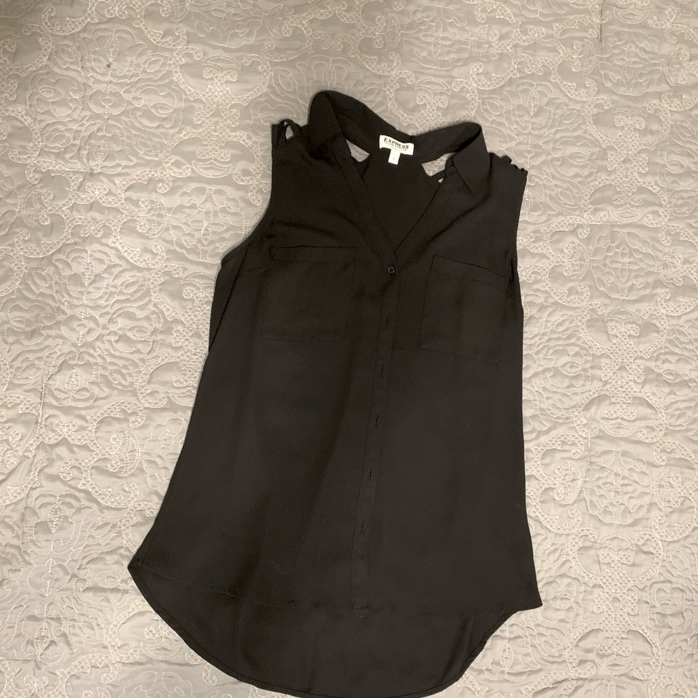 Express sleeveless portofino with shoulder detail size M